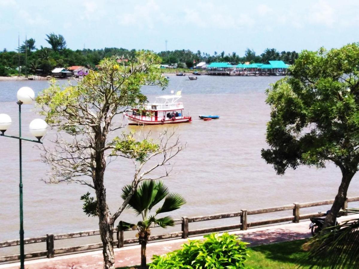 The Tara River Krabi Bagian luar foto
